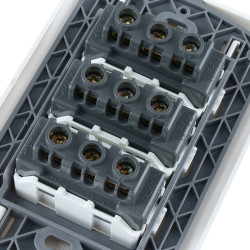 Cotiza Enchufes en guzman.cl