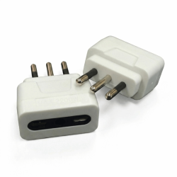 Compra o cotiza MACHO VOLANTE ADAPTADOR 16A a 10A CON TIERRA Y PROTECCION ELECTRICA BLANCO